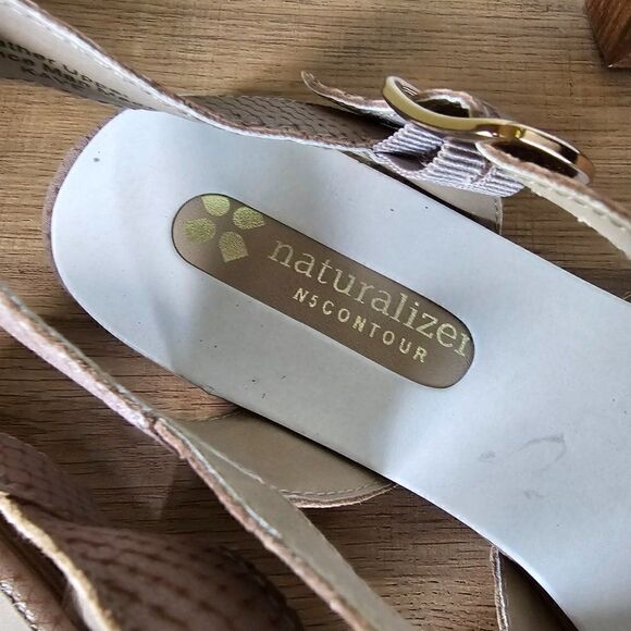 NEW WITHOUT BOX NATURALIZER N5 CONTOUR KAYE LEATHER UPPER BEIGE SANDALS 9.5 - Picture 4 of 13